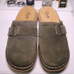 CLARKS Olive Green Slip On Wedge Cork CLOGS sz 6